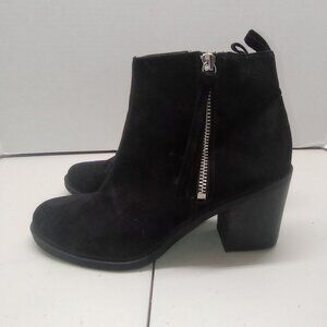 H&M Black Suede Ankle Boots – Size 8 | Minimalist Fall Staple